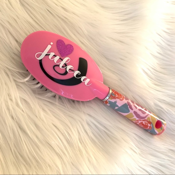 Beauty hairbrush initial name - Picture 8 of 11